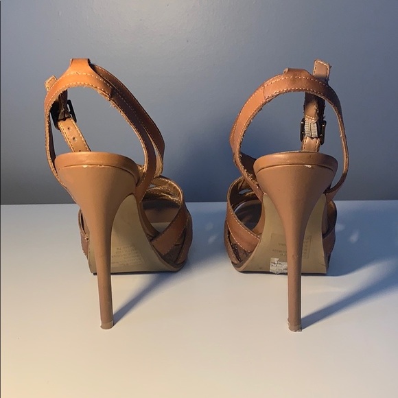 👡 Fergie Ankle Strap Brown Sandal Heels Size 7 - Picture 5 of 8